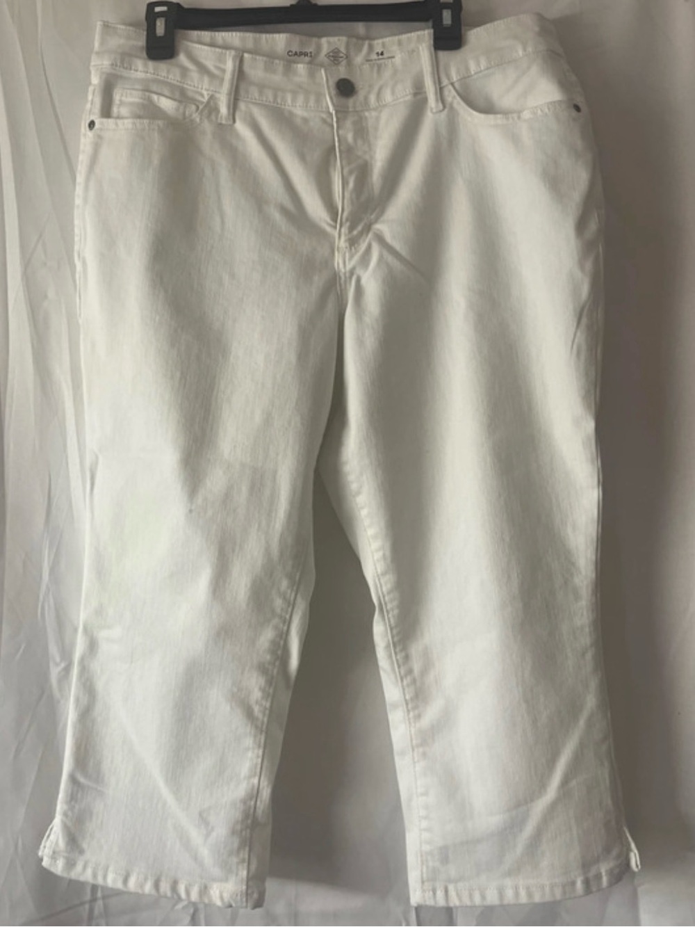 St. John's Bay Women's White Ankle Jeans